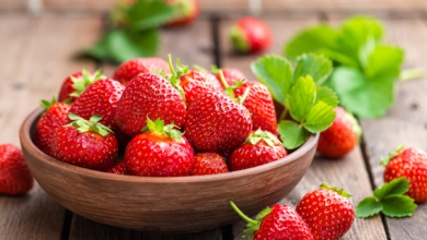 Strawberry Nutrition Facts: Comparing Fresh Berries vs Oikos Triple Zero Strawberry Nutrition Facts: Comparing Fresh Berries vs Oikos Triple Zero